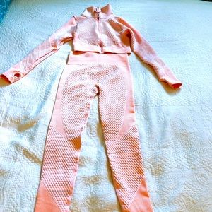 UNLABELED GYM SET SIZES S